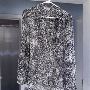 A Jennifer Lopez large blouse